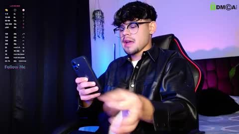 Snapshot of isaac_saenz chatting on 10.04.25 Isaac Saenz. online show from 10.04.25