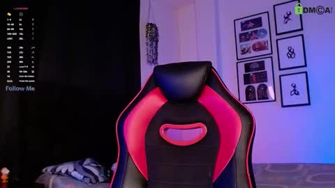 Isaac Saenz. online show from 11.22.25