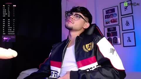 Isaac Saenz. online show from 12.04.25