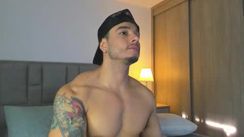 Snapshot of isaacsuarez chatting on 02.04.26 Isaac Surez online show from 02.04.26