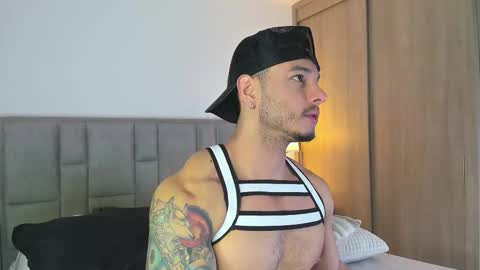 Snapshot of isaacsuarez chatting on 02.14.26 Isaac Surez online show from 02.14.26