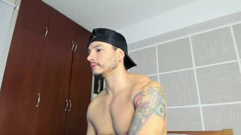Snapshot of isaacsuarez chatting on 05.10.26 Isaac Surez online show from 05.10.26