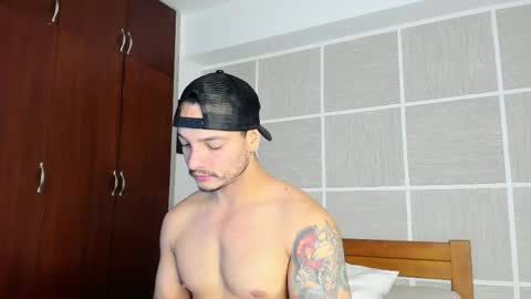 Snapshot of isaacsuarez chatting on 05.11.26 Isaac Surez online show from 05.11.26