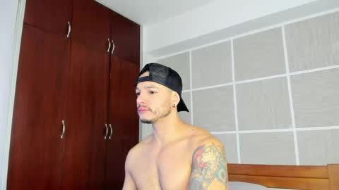 Snapshot of isaacsuarez chatting on 05.21.26 Isaac Surez online show from 05.21.26