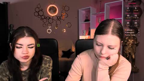 Snapshot of isabel_wave chatting on 12.16.25 isabel online show from 12.16.25