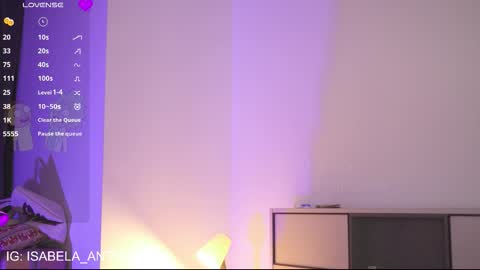 Snapshot of isabela_antonia_ chatting on 10.30.25 online show from 10.30.25