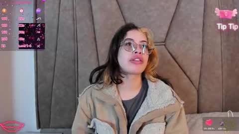 isabela Collins online show from 11.12.25