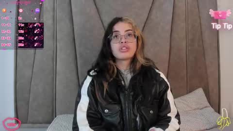 isabela Collins online show from 11.15.25