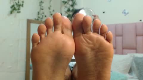 Snapshot of isabela_ferrer_ chatting on 09.25.25 I S A online show from 09.25.25