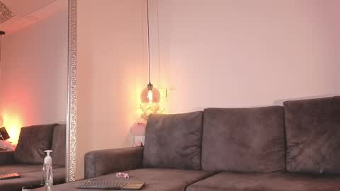 Isabela online show from 04.12.26