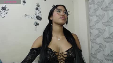 isabela_kity online show from 10.22.25