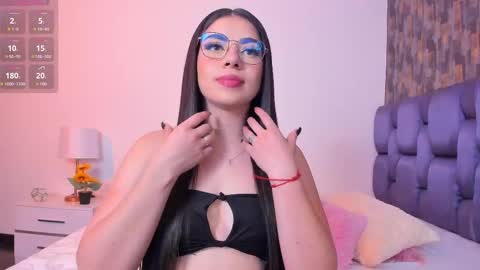 Isabela Angell  online show from 03.04.25