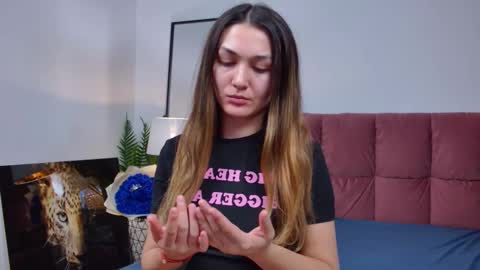 Snapshot of isabelasasha chatting on 03.05.25 Isa online show from 03.05.25
