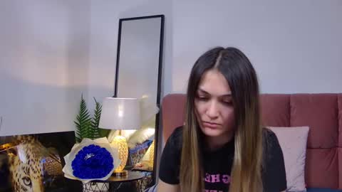Snapshot of isabelasasha chatting on 03.07.25 Isa online show from 03.07.25