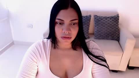 Snapshot of isabelateran chatting on 05.26.26 isabelateran online show from 05.26.26