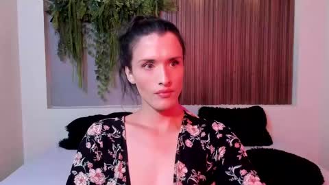 IsabelFernandez online show from 09.26.25