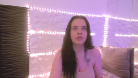 Isabelle online show from 05.12.26