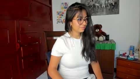 Isabella22 1 online show from 01.08.25