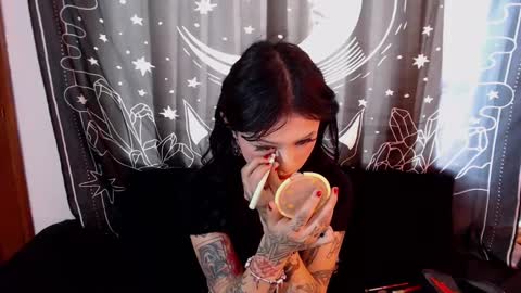    online show from 01.02.25