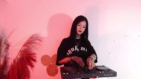    online show from 01.03.25