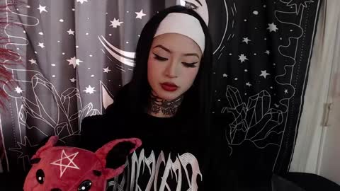    online show from 02.04.25