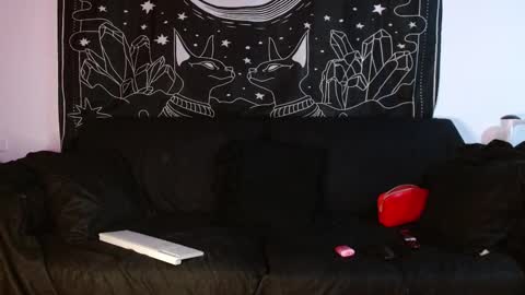    online show from 11.03.25