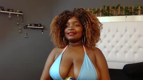 Snapshot of isabella_brown19 chatting on 10.10.25 ISABELLA online show from 10.10.25