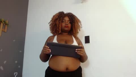 Snapshot of isabella_brown19 chatting on 10.15.25 ISABELLA online show from 10.15.25