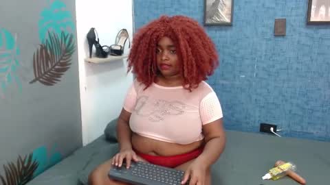 Snapshot of isabella_brown19 chatting on 10.27.25 ISABELLA online show from 10.27.25