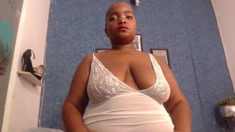 Snapshot of isabella_brown19 chatting on 11.09.25 ISABELLA online show from 11.09.25