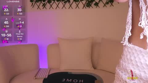 Isabella online show from 01.13.25