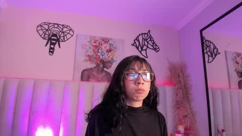 isabella_crofts online show from 11.19.25