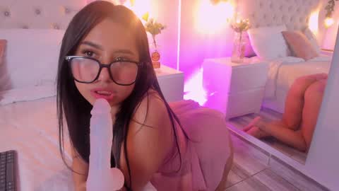   online show from 02.05.25