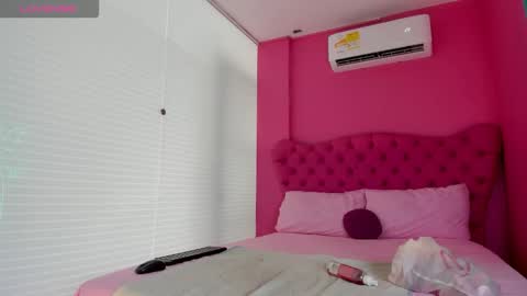 Isabella  online show from 09.27.25