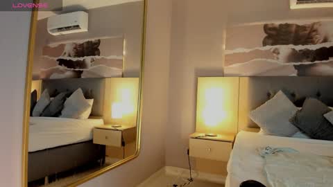 Isabella  online show from 10.10.25