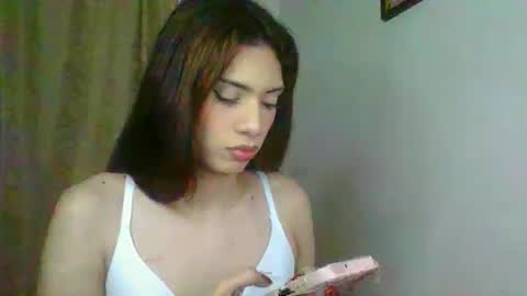 Snapshot of isabella_kitykatt chatting on 11.01.25 isabella online show from 11.01.25