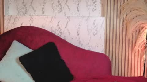 Snapshot of isabella_lt chatting on 07.16.26 online show from 07.16.26