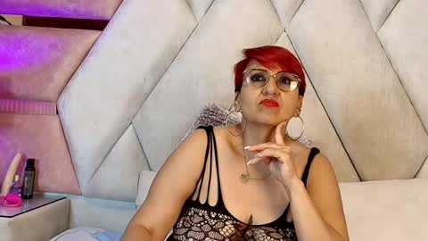 Snapshot of isabella_luxet chatting on 05.30.26 isabella_luxet online show from 05.30.26