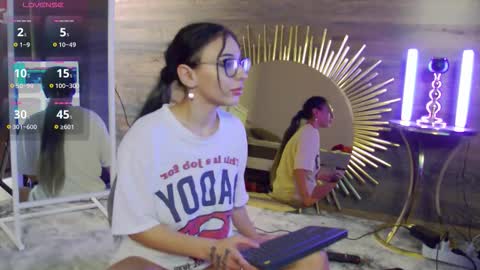 Isabella online show from 10.14.25