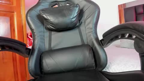 Snapshot of isabella_moon9 chatting on 02.20.26 Isabella Moon9 online show from 02.20.26