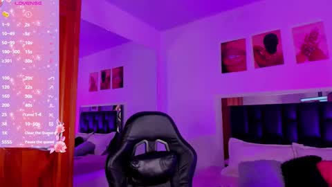 Snapshot of isabella_moon9 chatting on 02.24.26 Isabella Moon9 online show from 02.24.26