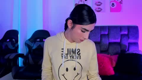 Isabella Moon9 online show from 04.07.26