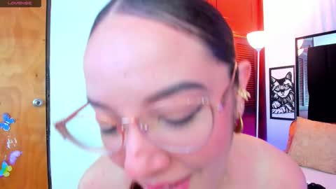 Snapshot of isabella_queen8 chatting on 03.21.26 Isabella Your Queen online show from 03.21.26