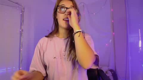 Isabella Rros online show from 10.08.25