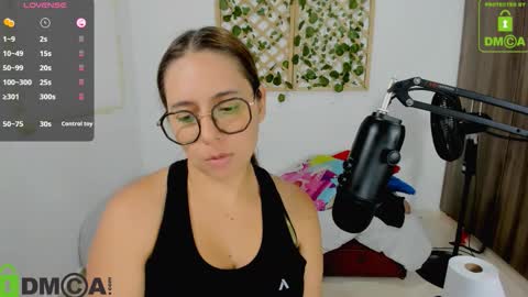 Snapshot of isabella_sweett_ chatting on 11.10.25 Isabella online show from 11.10.25