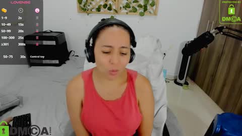 Snapshot of isabella_sweett_ chatting on 02.01.26 Isabella online show from 02.01.26