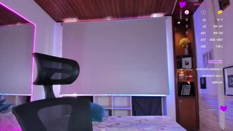 Snapshot of isabellaajoness chatting on 02.19.25 Isabella Everyday From 0530 to 1430 Col Time online show from 02.19.25