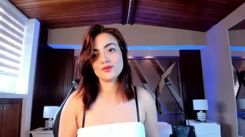 Snapshot of isabellaajoness chatting on 02.23.25 Isabella Everyday From 0530 to 1430 Col Time online show from 02.23.25