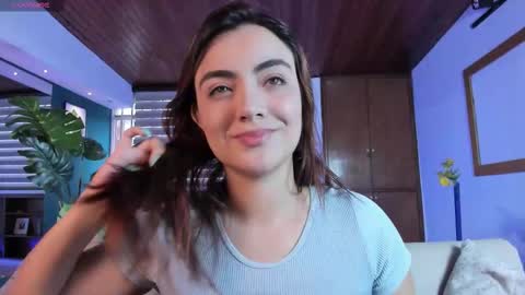 Snapshot of isabellaajoness chatting on 10.25.25 Isabella Everyday From 0530 to 1430 Col Time online show from 10.25.25