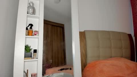 ISABEL online show from 10.25.25